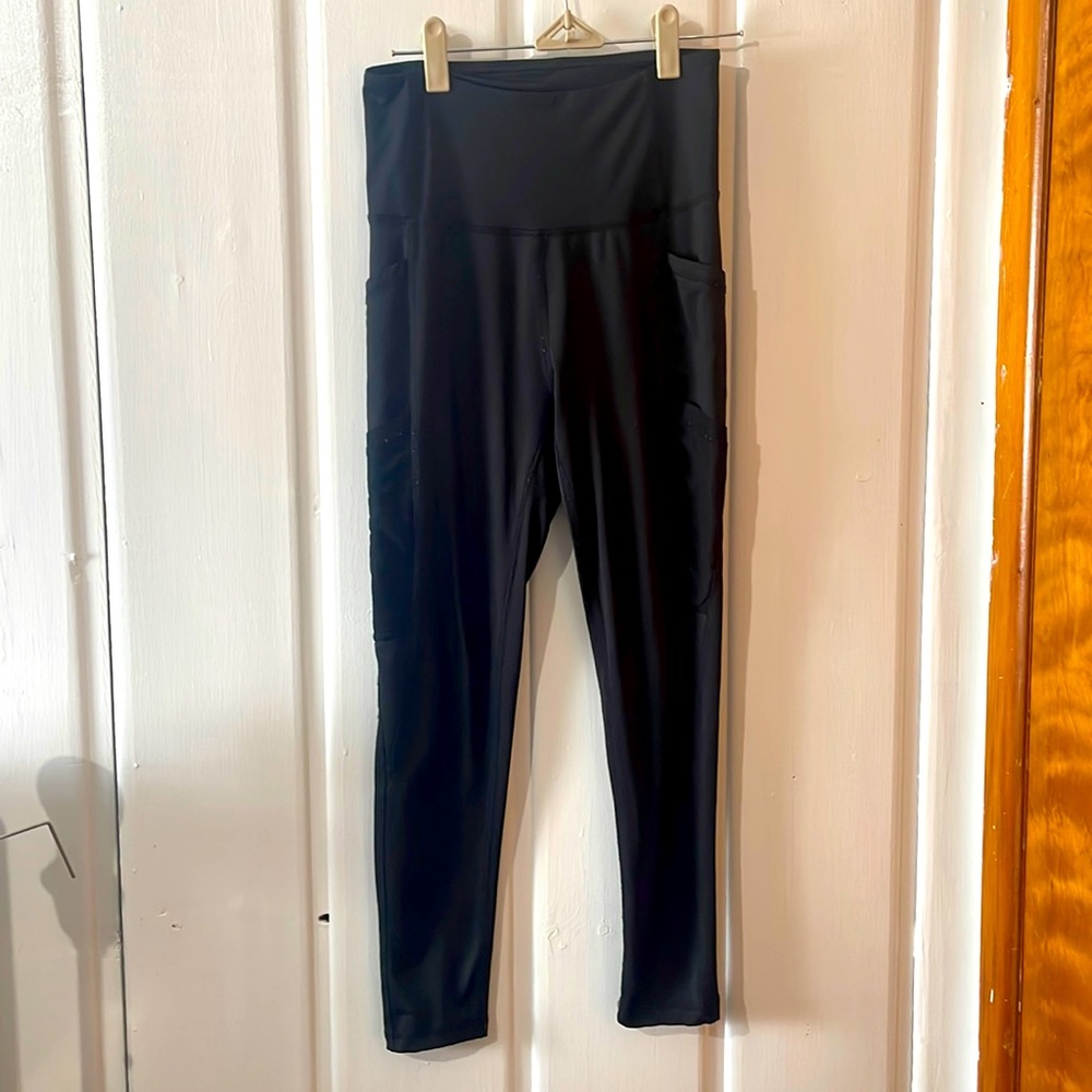 Black leggings, with pockets!